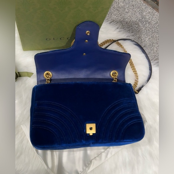 GUCCI GG Marmont Matelasse Flap Velvet Two Way Bag | Medium - Picture 15 of 17